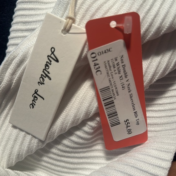 Women’s white tank top - Picture 2 of 2